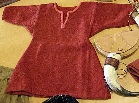 viking tunic showing gores