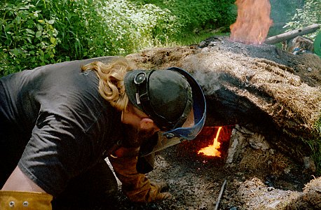 tapping the slag